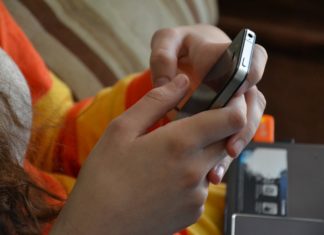 Jaki smartfon dla ucznia? Back to school 2017: Jaki smartfon dla ucznia?